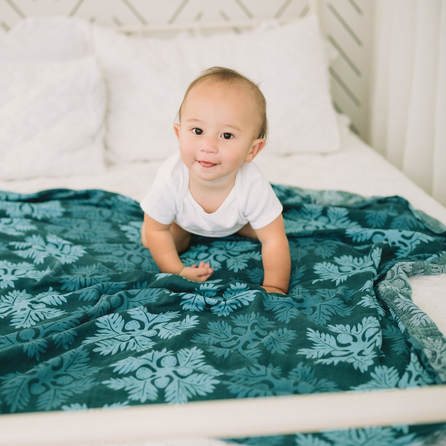 ʻUlu Grove Muslin Swaddle Blanket