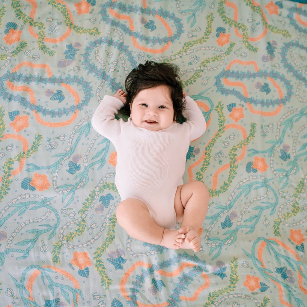 Lei Stand Throw Blanket