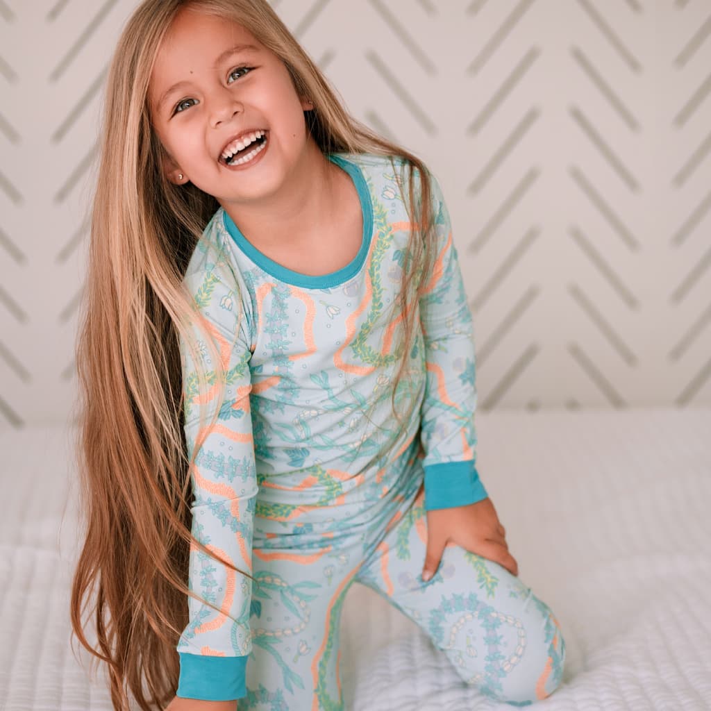 Lei Stand Long Bamboo Pajamas