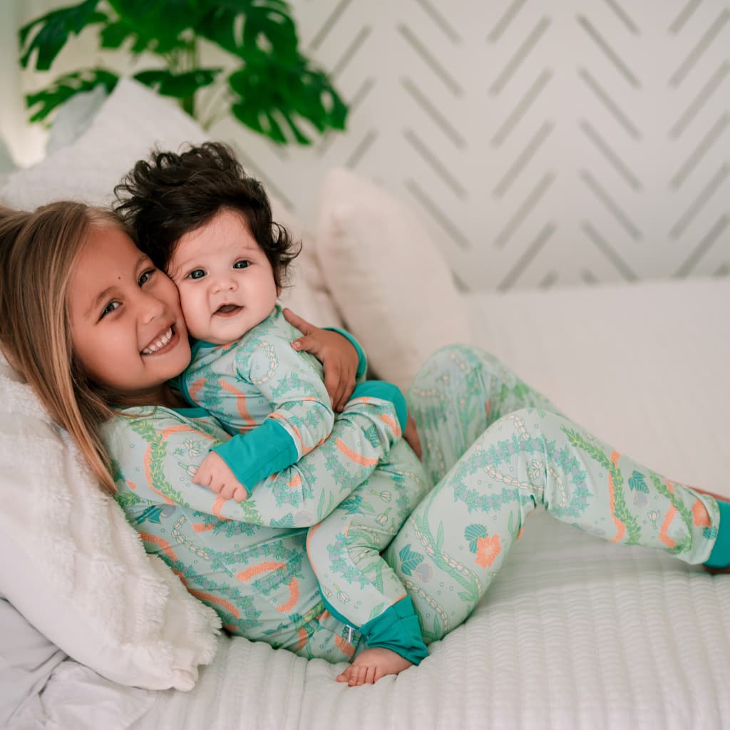 Lei Stand Long Bamboo Pajamas