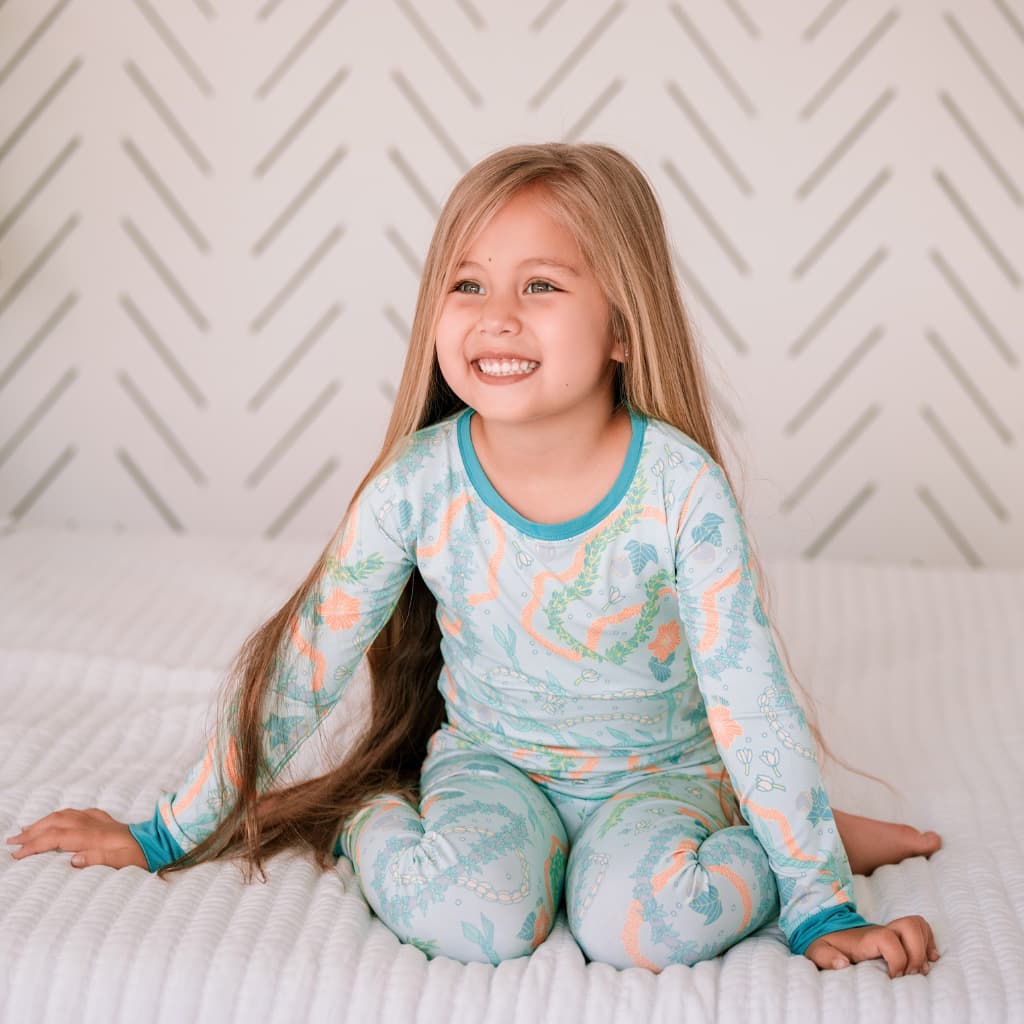 Lei Stand Long Bamboo Pajamas