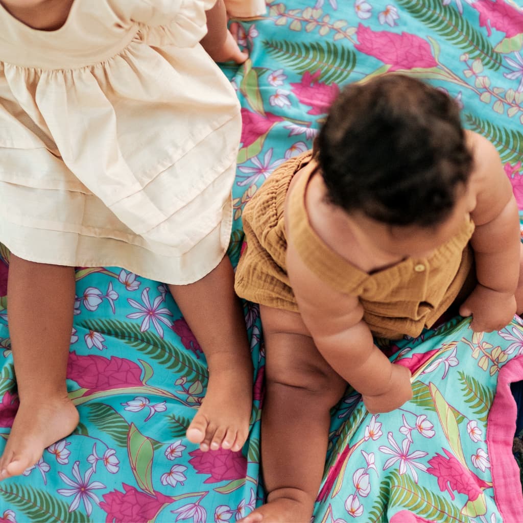 Tūtū's Garden Throw Blanket