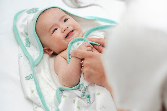 How to Safely Bathe Your Newborn