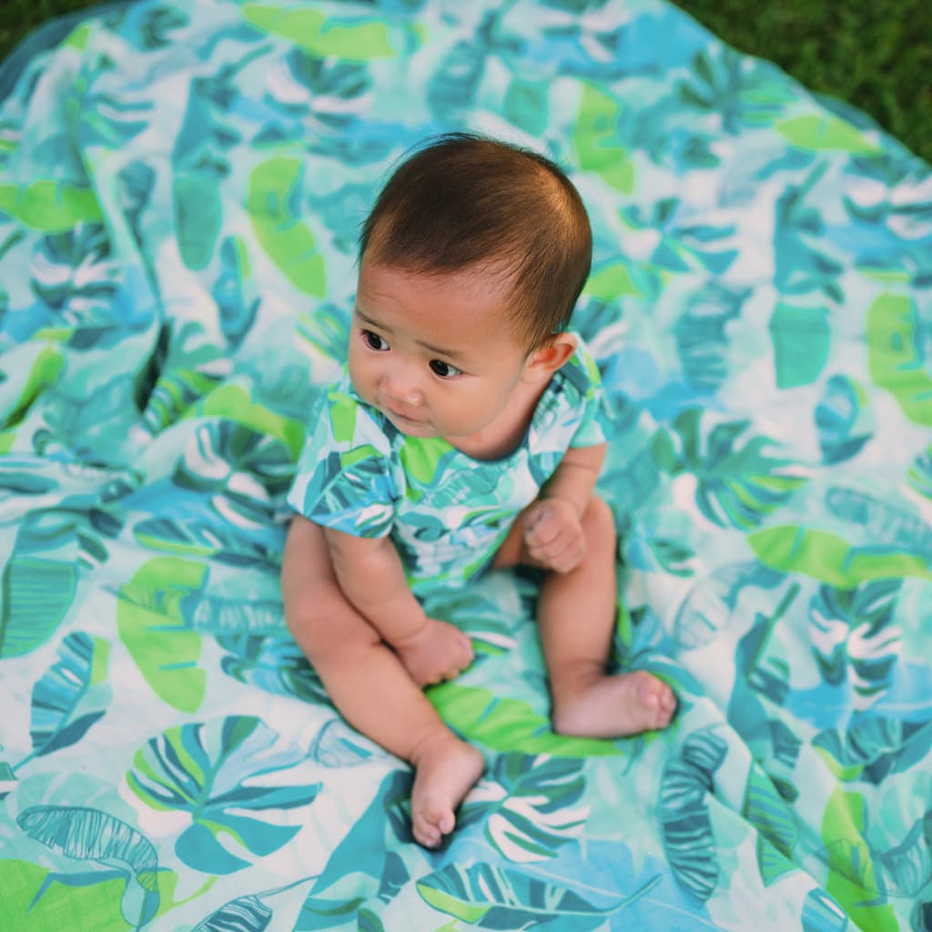 Backyard Oasis Throw Blanket