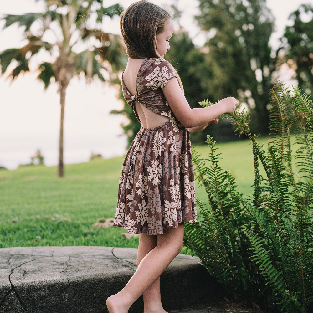 ʻUlu Spice Bamboo Twist Back Flutter Sleeve Dress