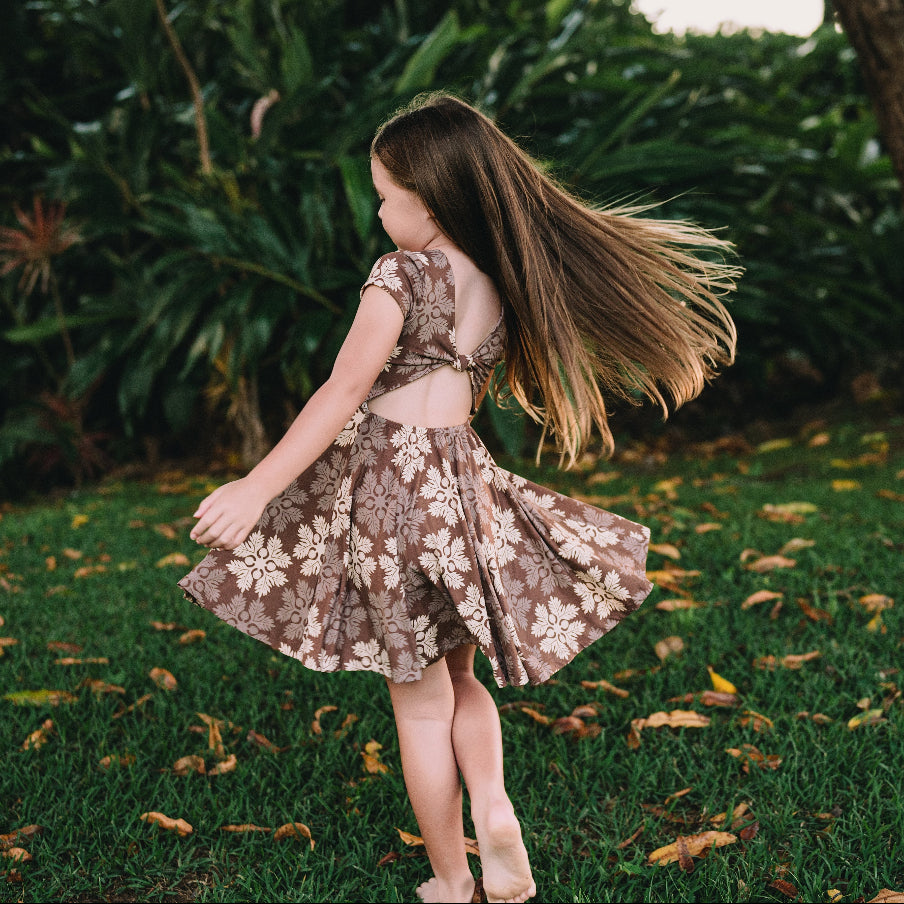 ʻUlu Spice Bamboo Twist Back Flutter Sleeve Dress