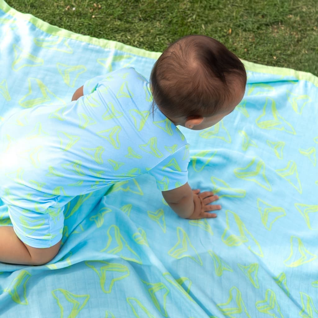 Electric Bite Throw Blanket