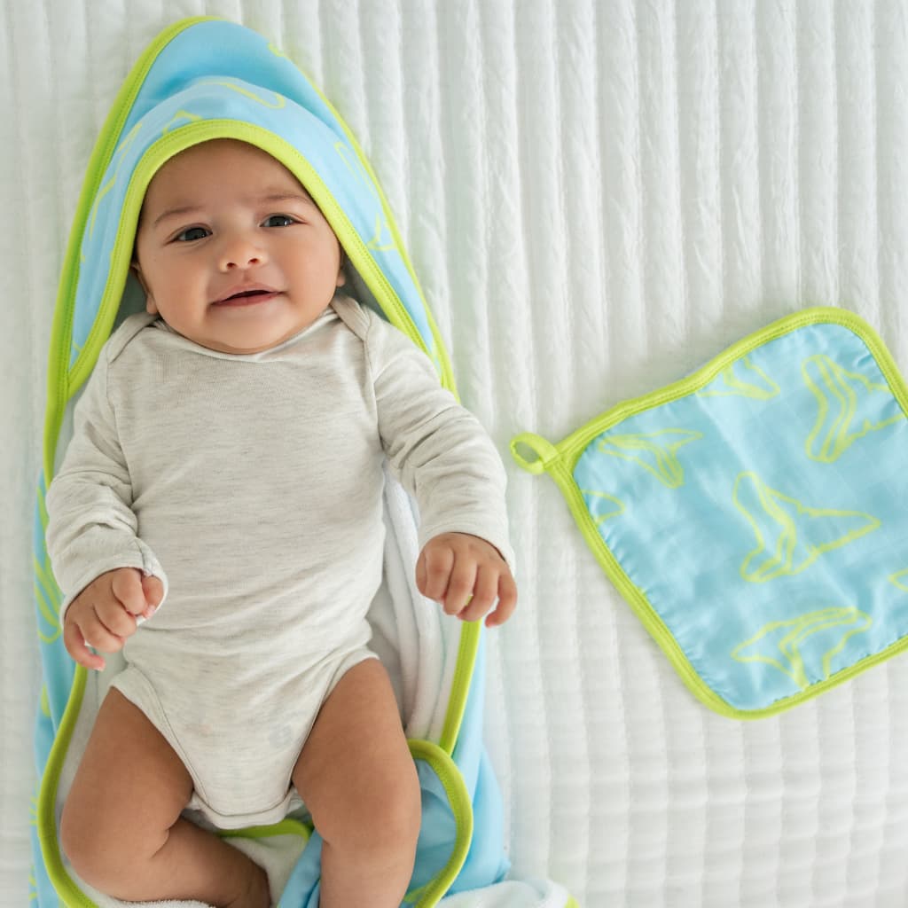 Electric Bite Hooded Towel Set