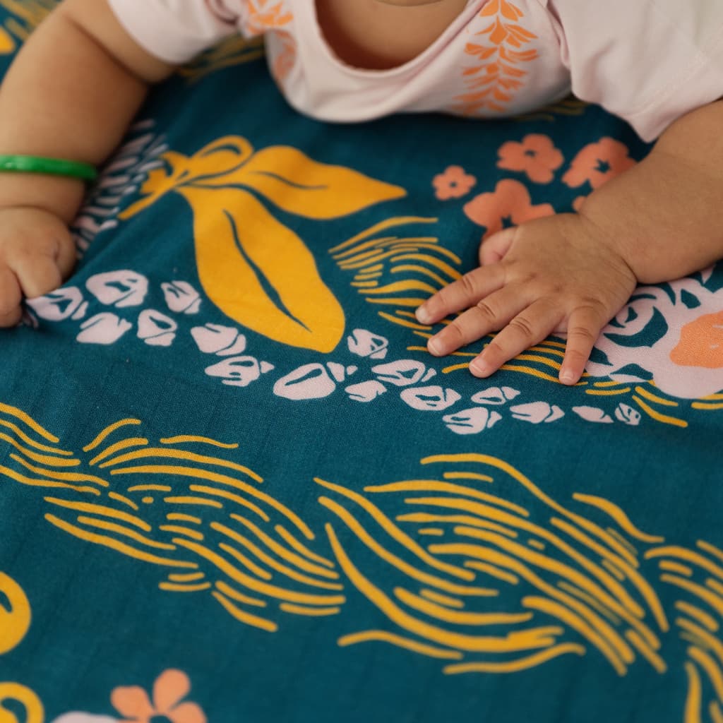 Lā Lei Baby Quilt