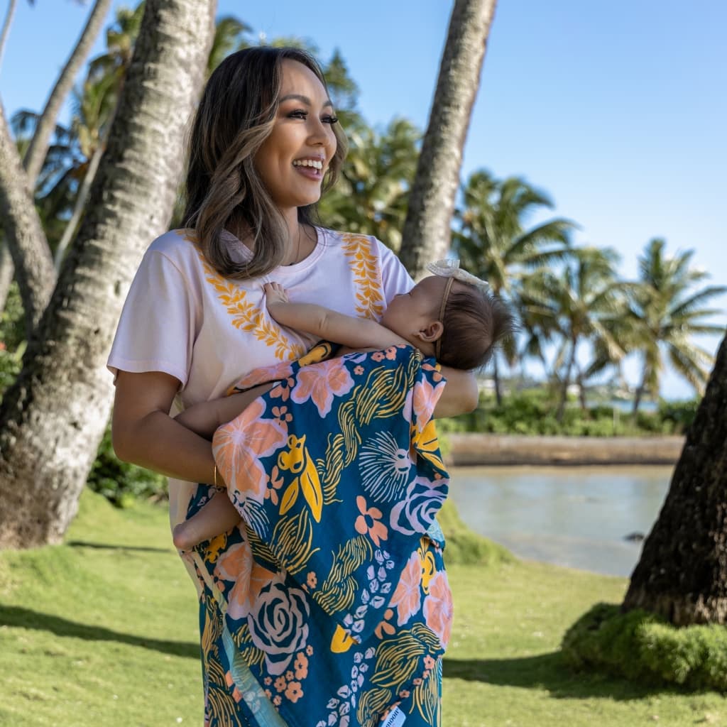 Lā Lei Muslin Swaddle Blanket