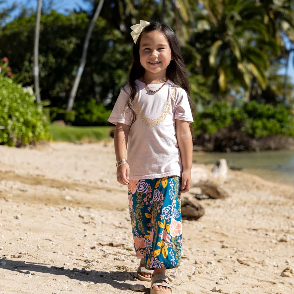 Lei Pua Melia Keiki Tee