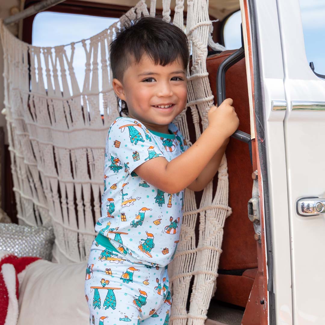 Mistle-Toes On The Nose Short Bamboo Pajamas