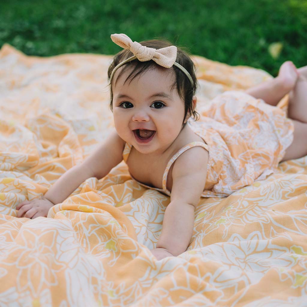 ʻOlena Throw Blanket