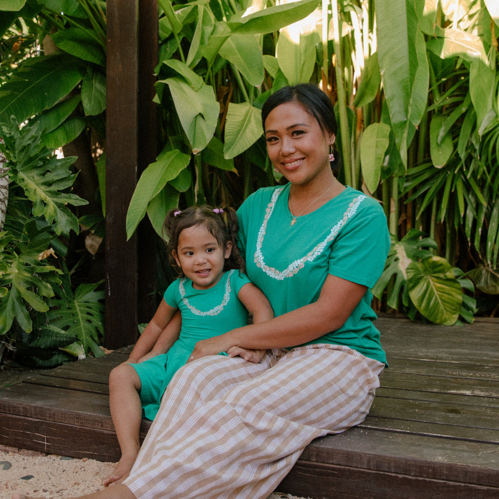 Lei Onaona Women's Tee