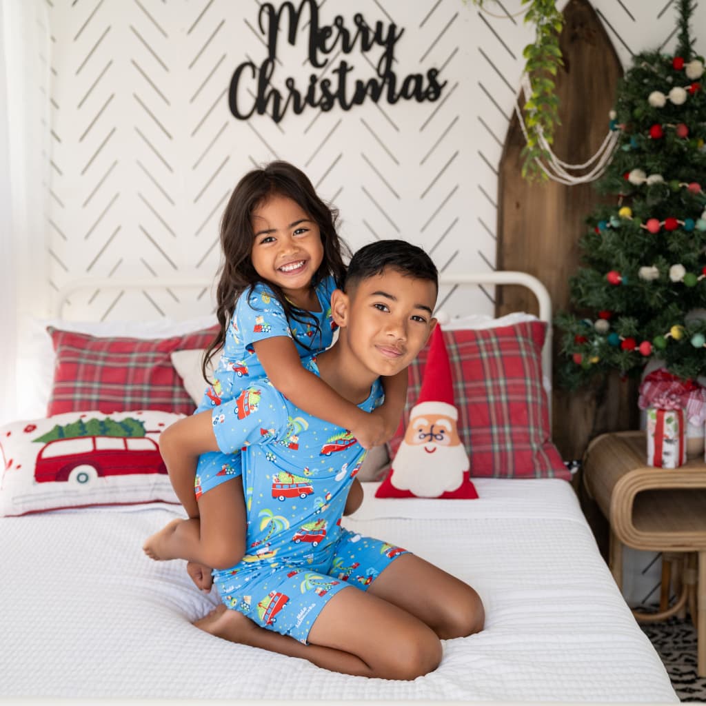 Christmas Day in Hawaiʻi Nei Short Bamboo Pajamas