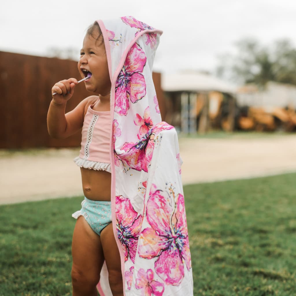 Hibiscus Kiss Hooded Towel Set