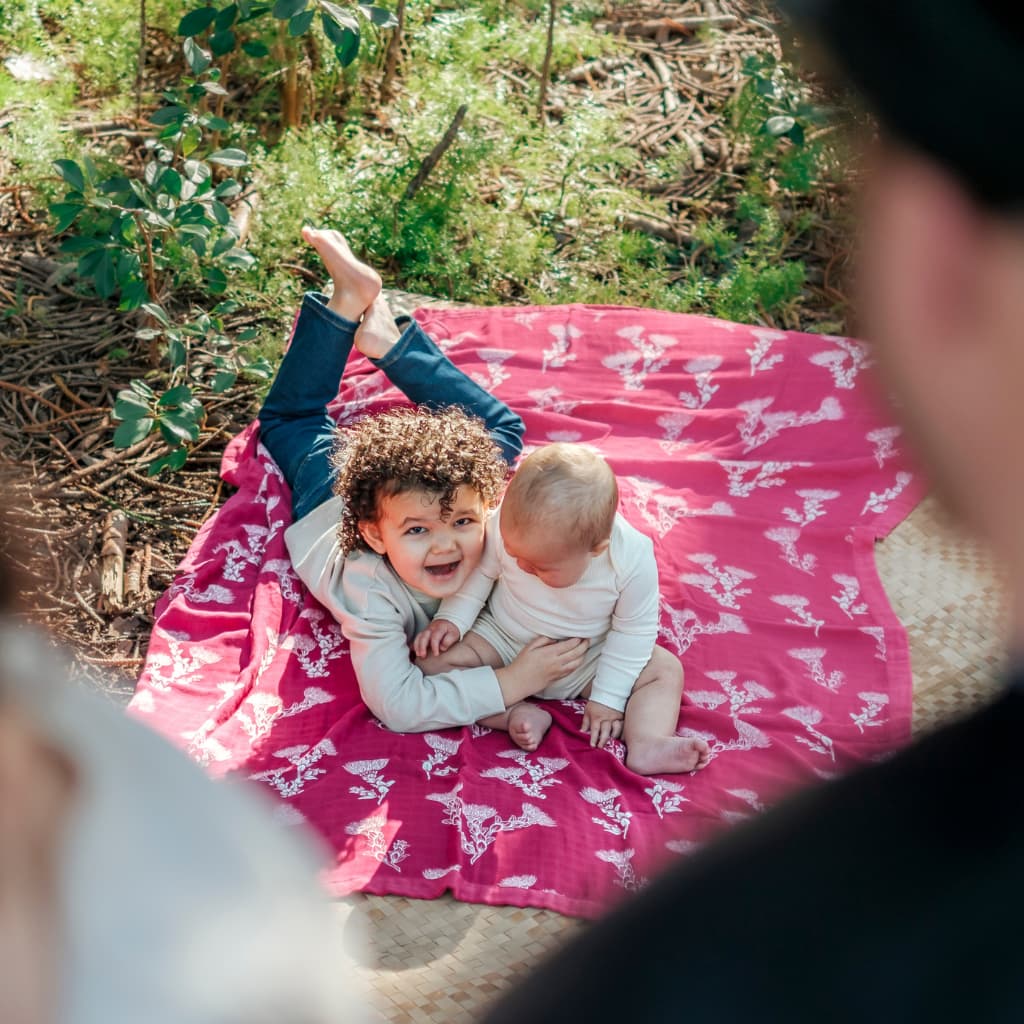 ʻŌhiʻa Lehua Throw Blanket