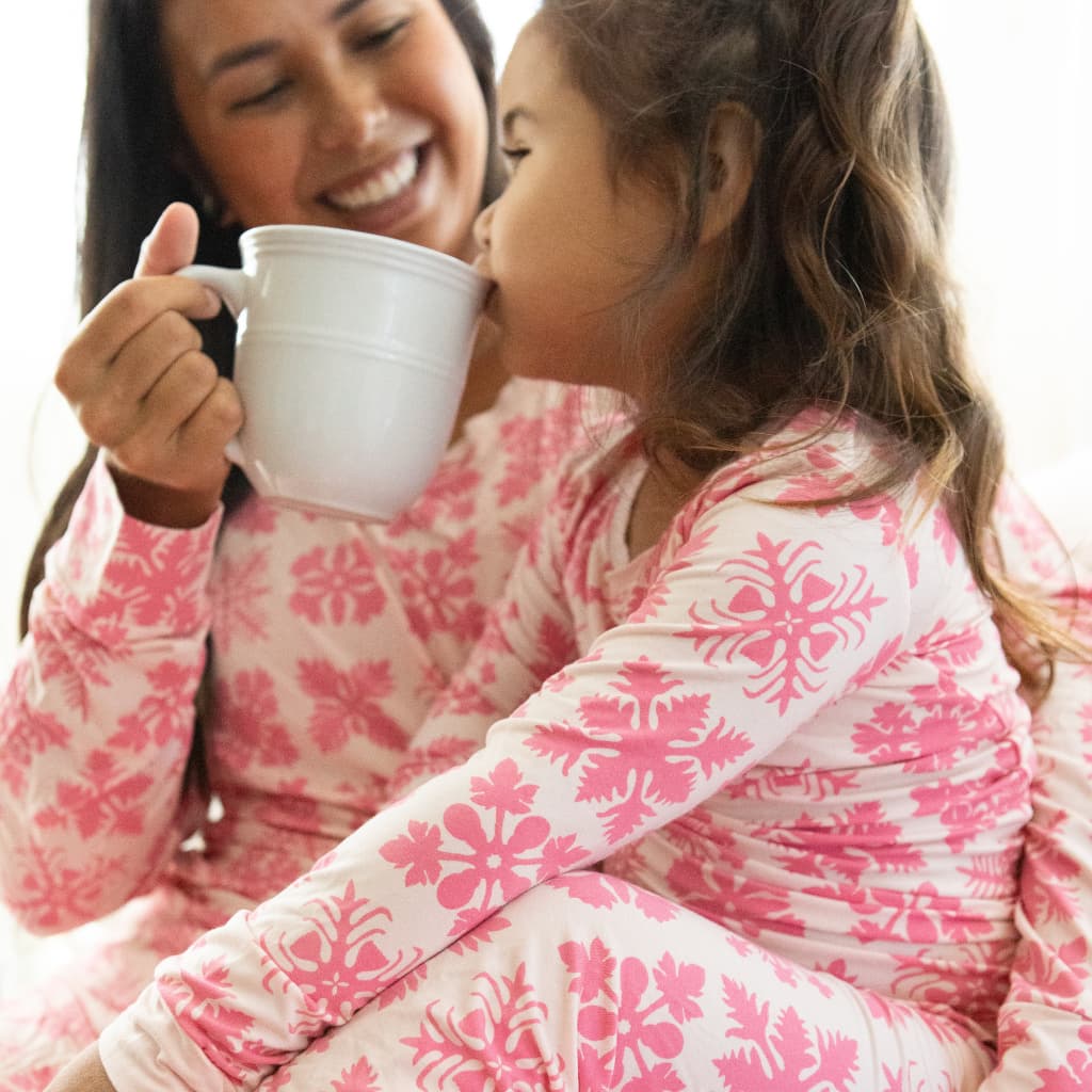 Nāpuanani in Lokelani Women's Long Bamboo Pajamas