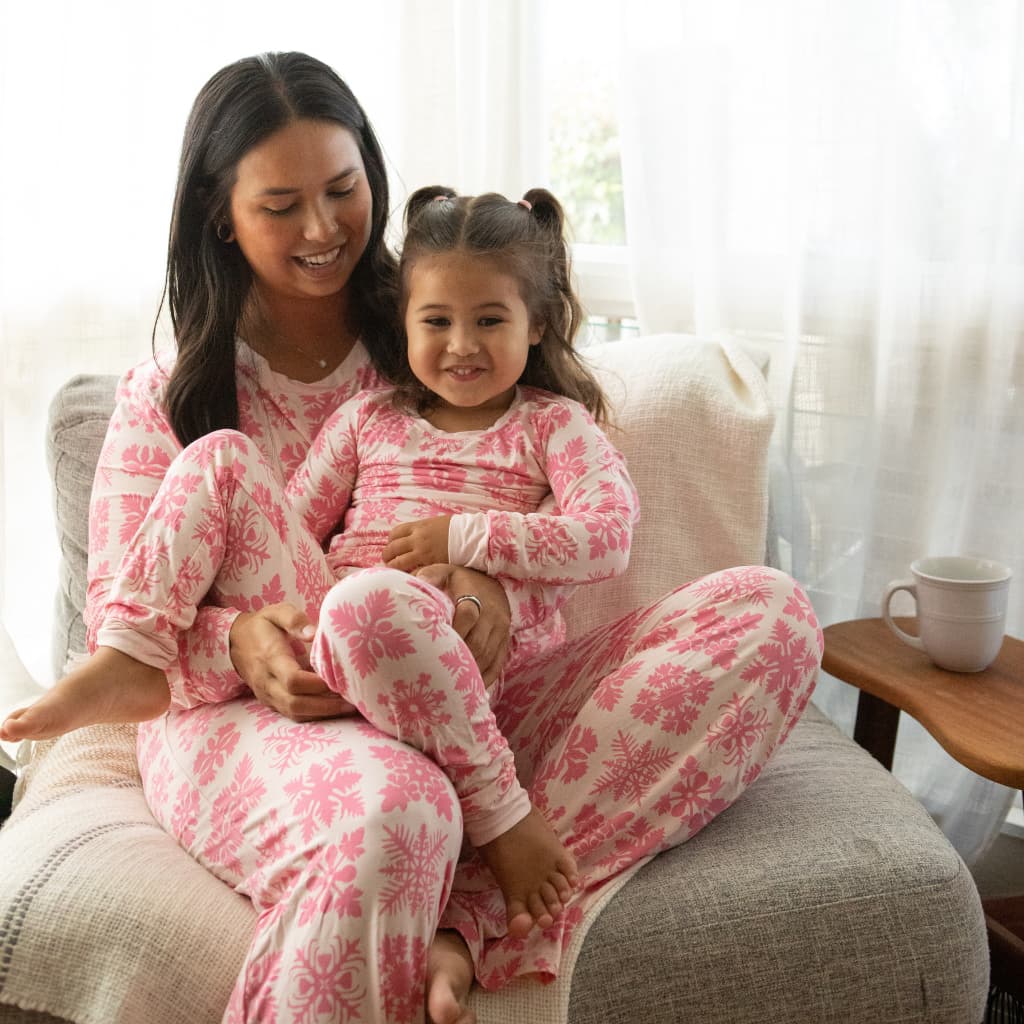 Nāpuanani in Lokelani Women's Long Bamboo Pajamas